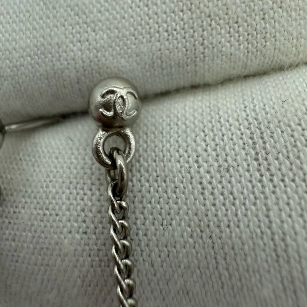 ❌SOLD❌Authentic Chanel silver princess square crystal large CC dangle earrings - Picture 7 of 13